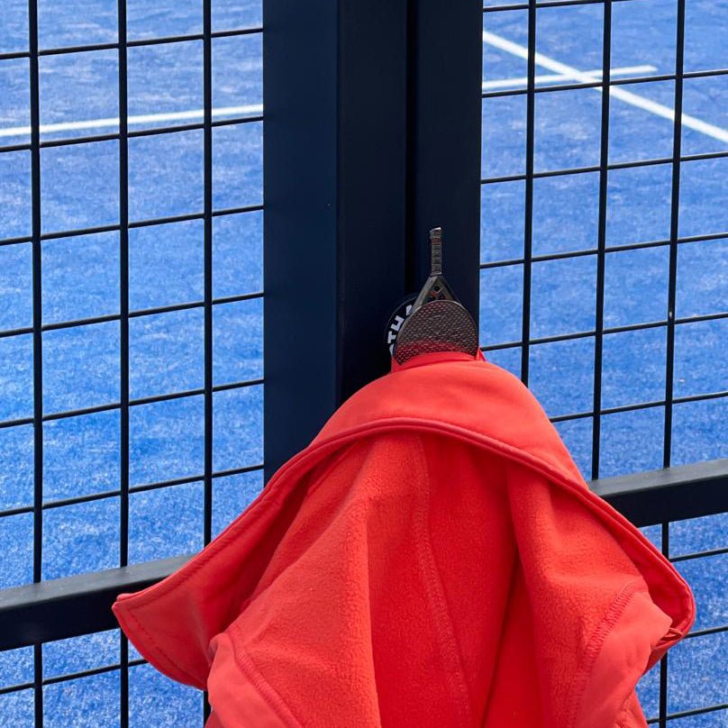 COURTHANGER - Hanger - Padelgadgets.nl